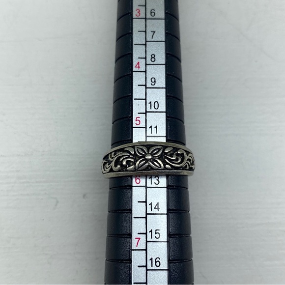 Black Satin Scroll Work And Floral Sterling Silver Ring - Picture 2 of 11